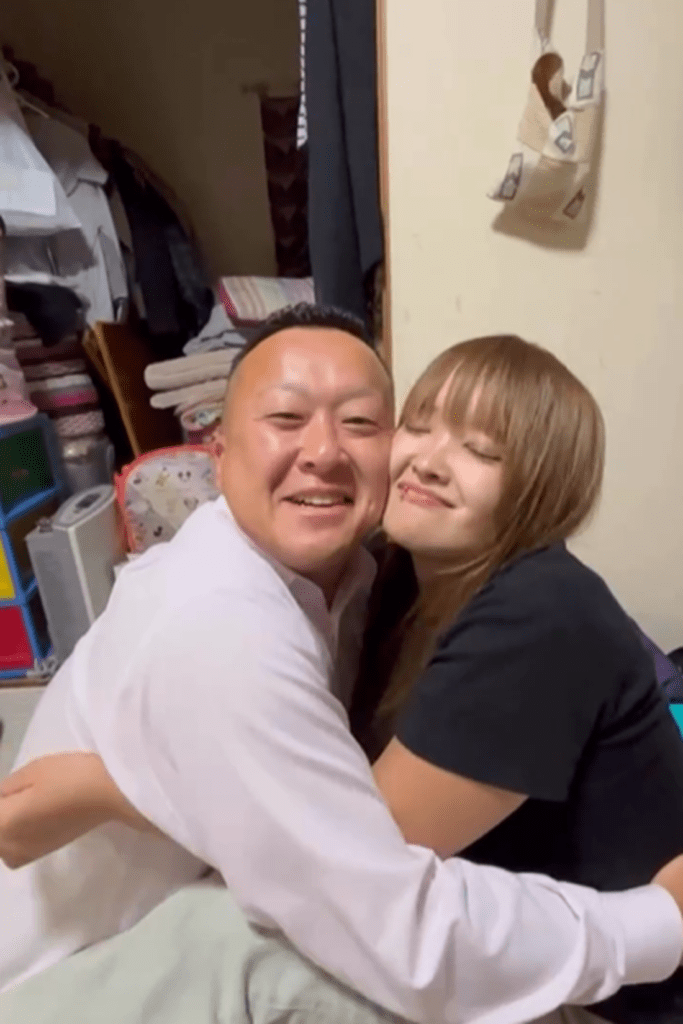 頬をピッタリ寄せて見事に再現（＠ryotaro.kohdaさんより提供）