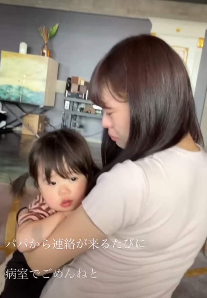 娘の姿に思わずママさんも涙（@moontwins.0810さんより提供）
