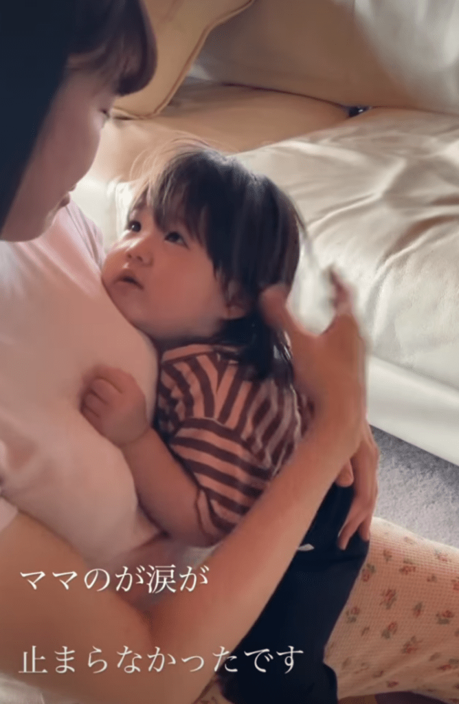 2人とも涙が止まらなかった（@moontwins.0810さんより提供）