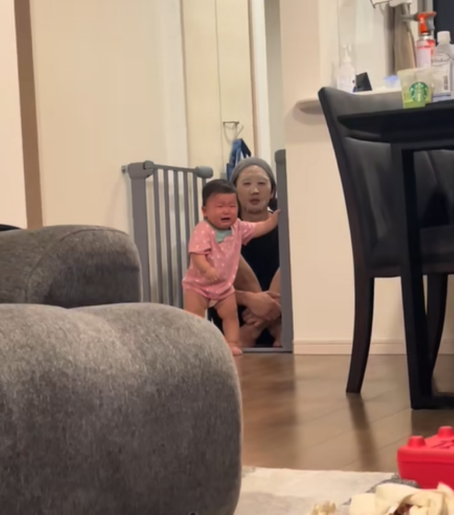 こっちを見るパパさん（＠hi_116_さんより提供）