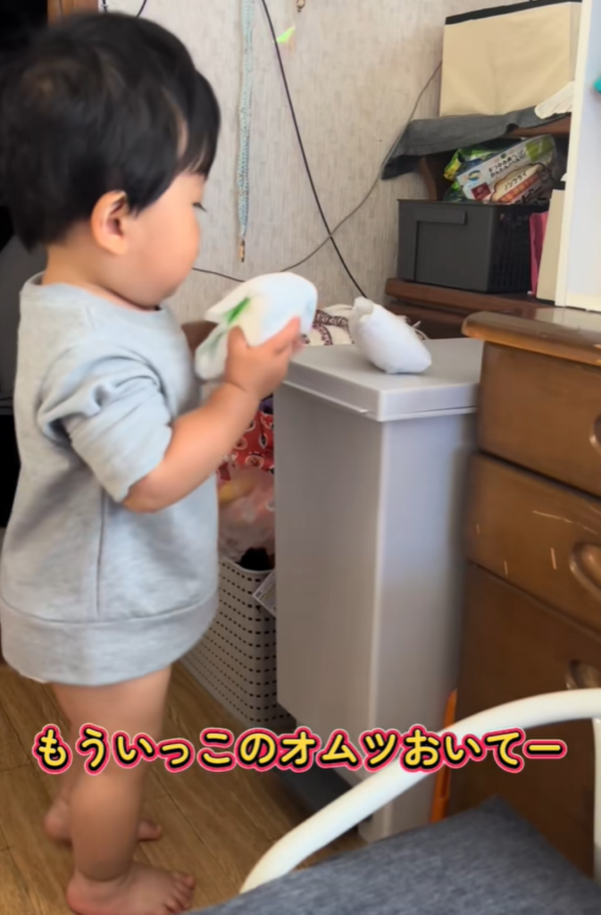 オムツを置き換える息子さん（＠usernrdngdxfjuさんより提供）