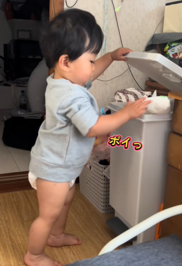 2つ目のオムツを捨てる息子さん（＠usernrdngdxfjuさんより提供）