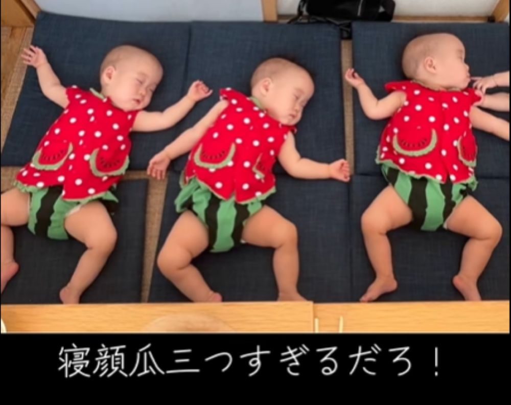 寝顔がそっくりな三つ子ちゃん④（＠tripletpapa3さんより提供）
