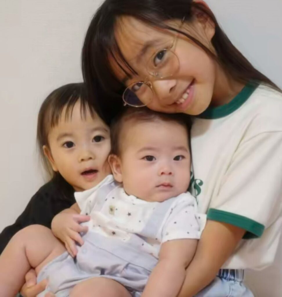 弟さんも生まれて（＠_jurixmitsu_さんより提供）