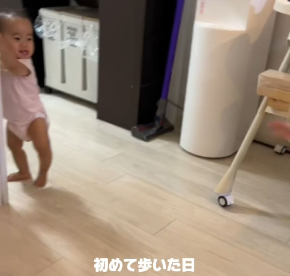 初めて歩いた日（＠_jurixmitsu_さんより提供）