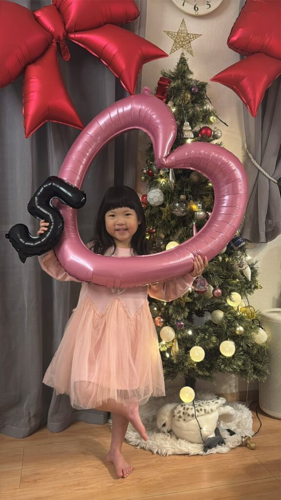 先日5歳になった娘さん（＠a__m.princessesさんより提供）