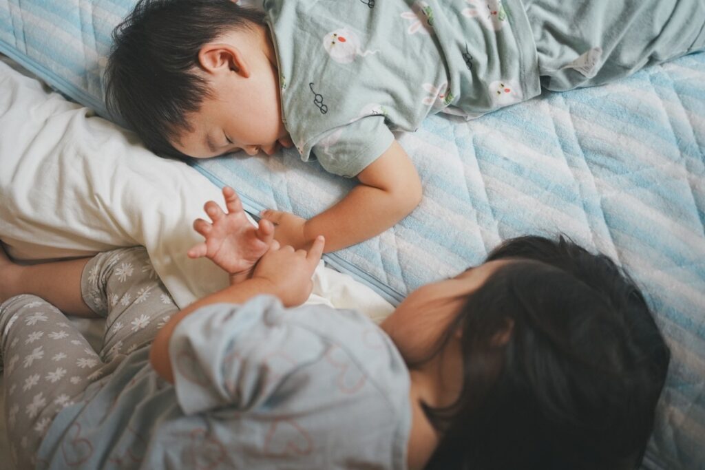 仲良くお昼寝（@soma_885_somaさんより提供）