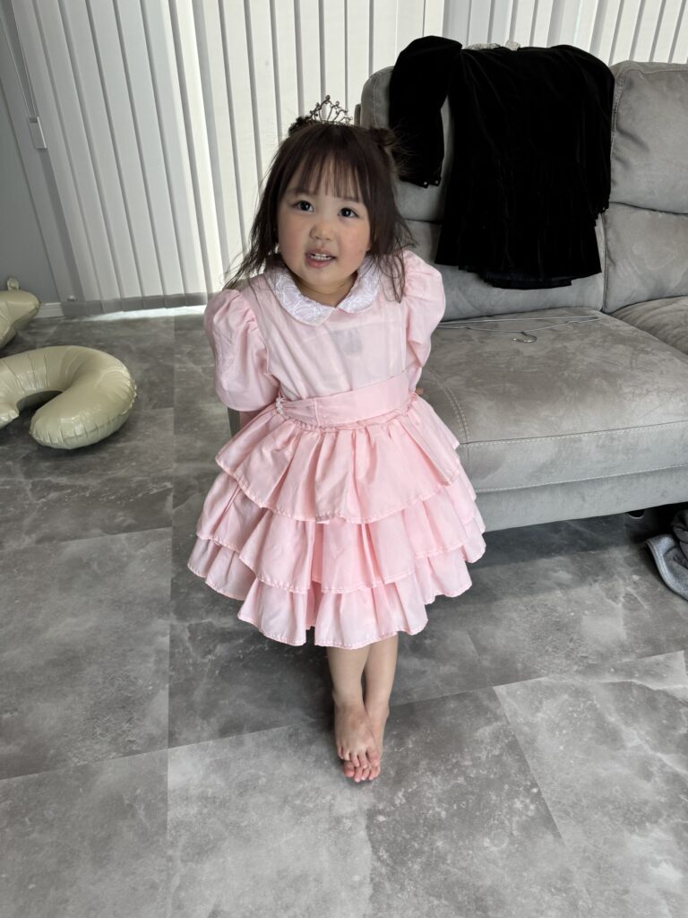 嬉しそうに笑う娘さん（@riiin＿＿＿＿＿＿さんより提供）