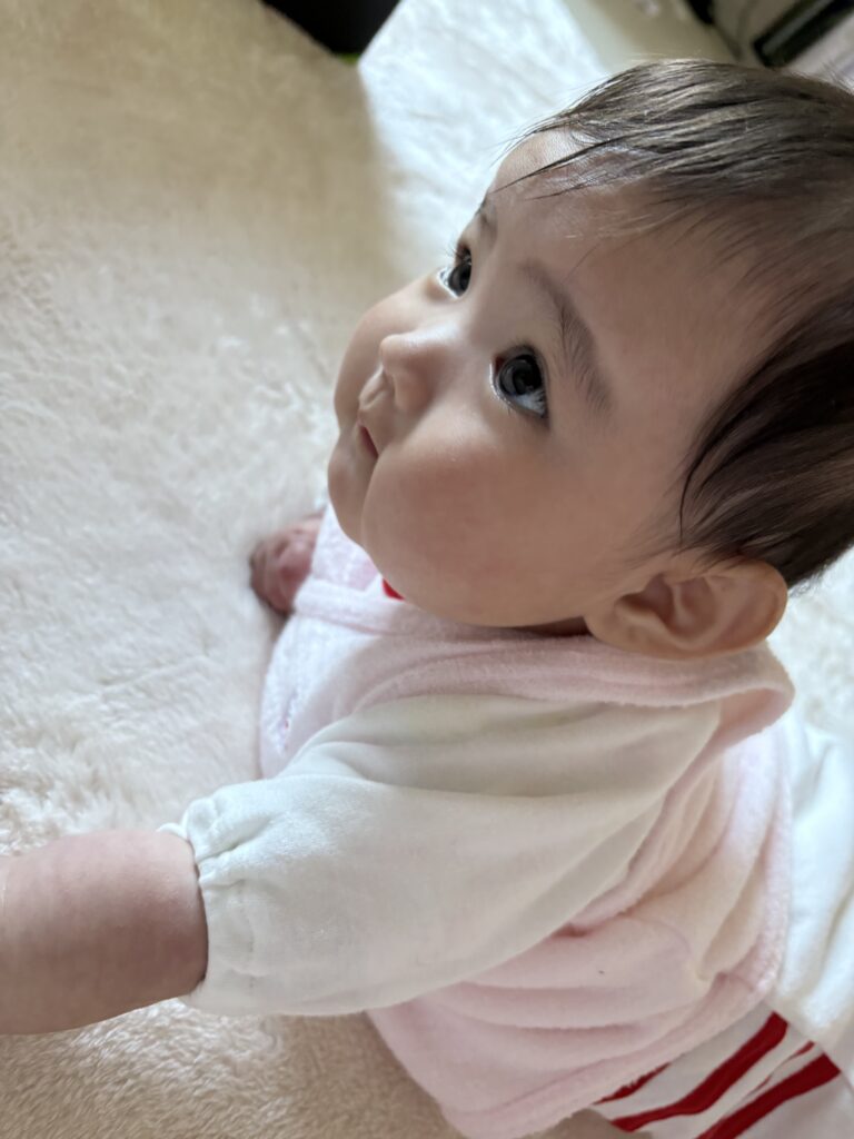 あどけない横顔（＠piyopiyosan723さんより提供）