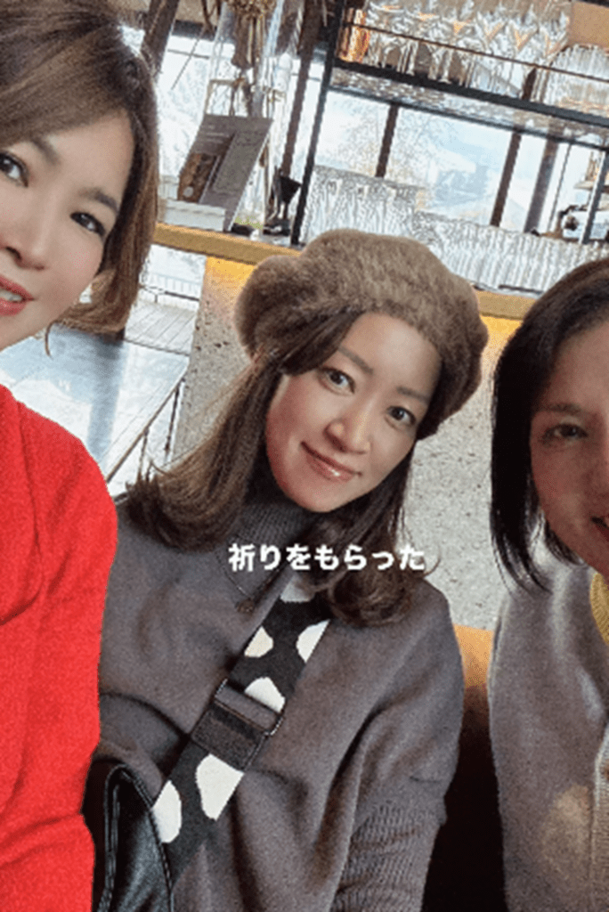 祈りをもらい（＠an_elmo.salonさんより提供）