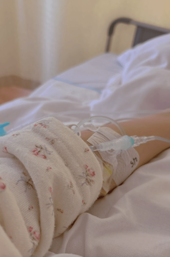 入院中の様子①（@mo_______no18さんより提供）