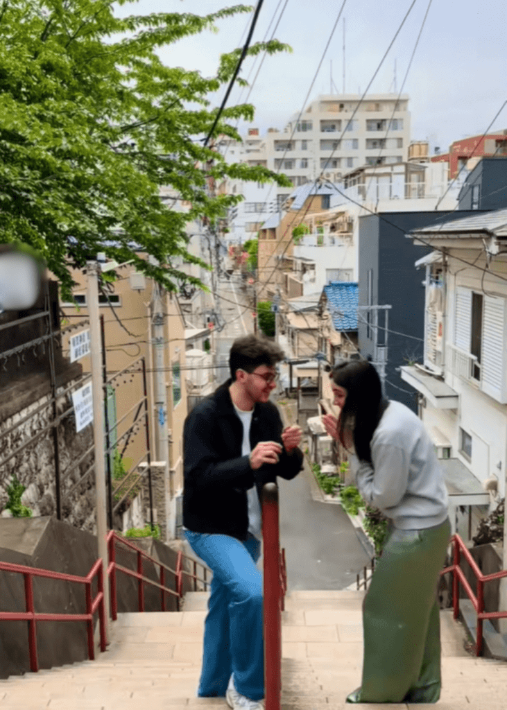 プロポーズ中③（＠ryota.pianoさんより提供）