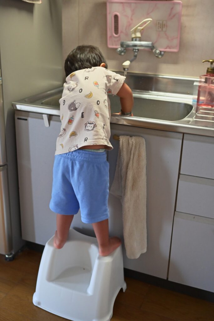 台から落ちないように気を付けてね！（@hiroki_nokoさんより提供）