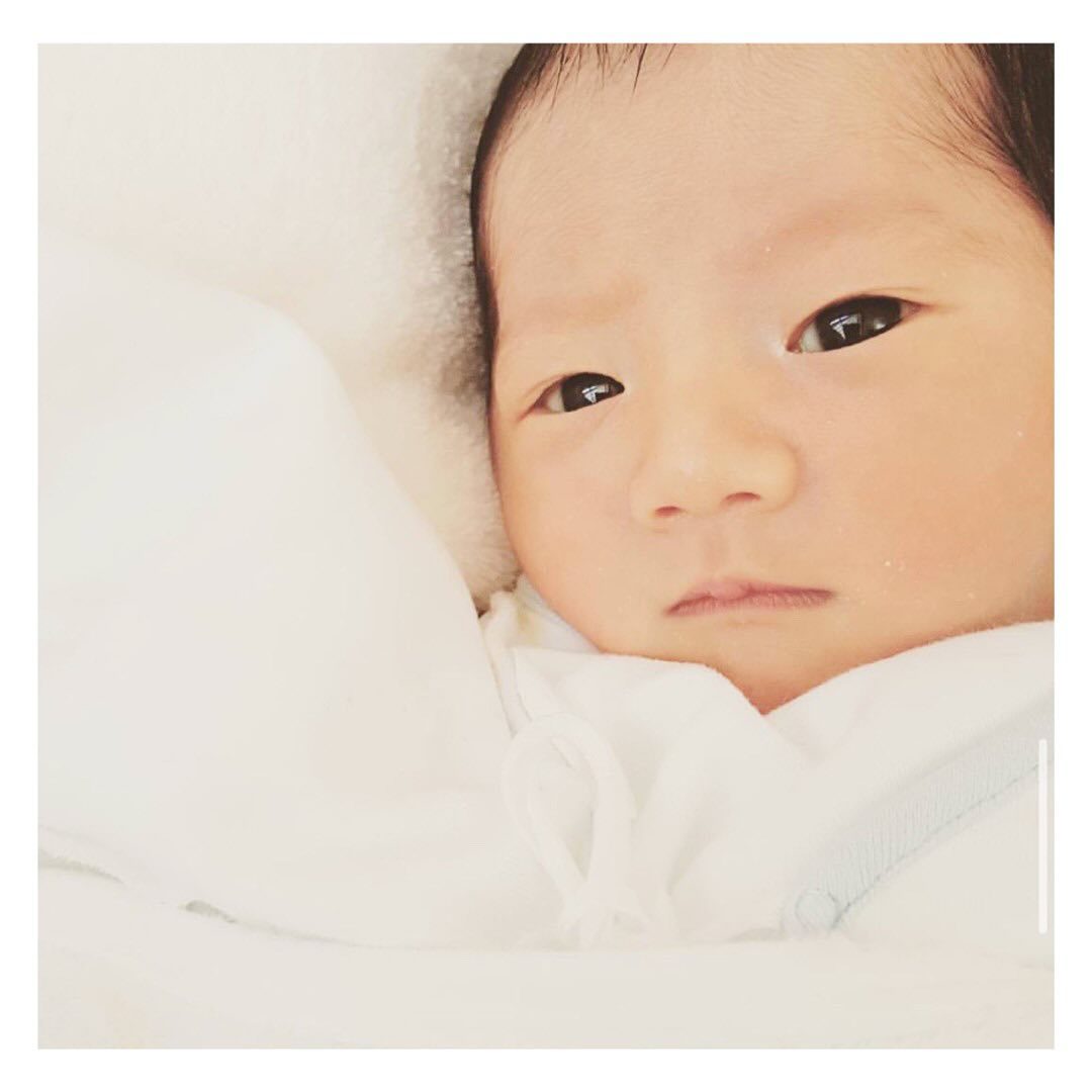 助産師さんに「この子はイケメンになるわ」と言われていた赤ちゃん。9年後の姿に…「9歳ってこんなに大きいのか」「成長が楽しみ」