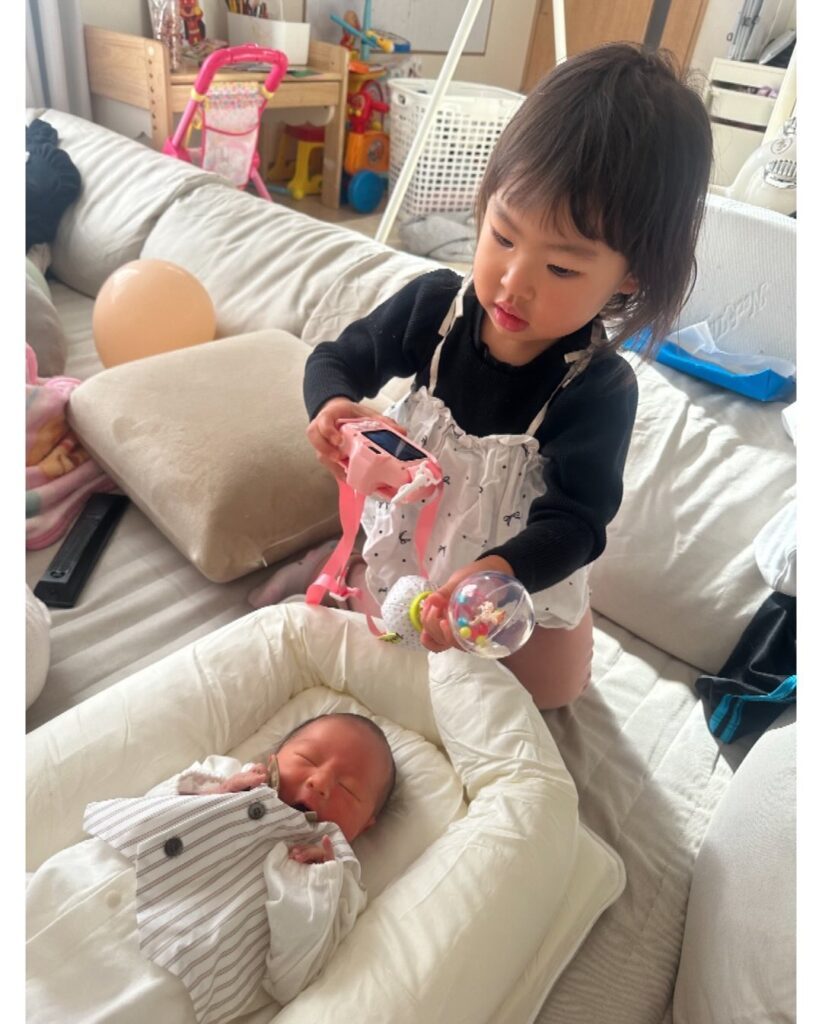 普段の姉弟③（＠moripiiyaさんより提供）