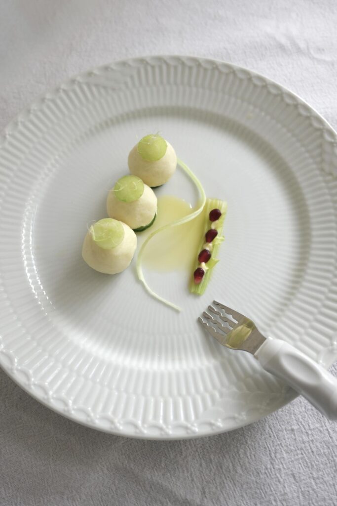 【実際の写真】フレンチ料理に見えるご飯のまさかの正体