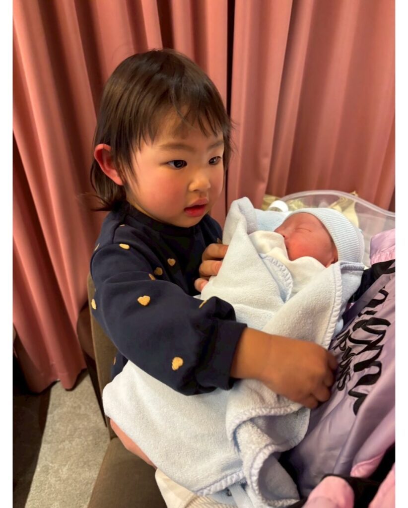 普段の姉弟②（＠moripiiyaさんより提供）