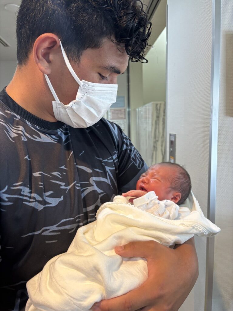 赤ちゃんが生まれた直後（@moaaana___さんより提供）