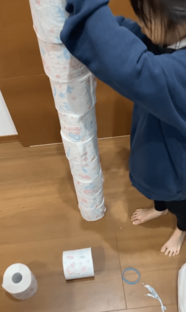 自分の背丈より高く（@nannyme_officialさんより提供）