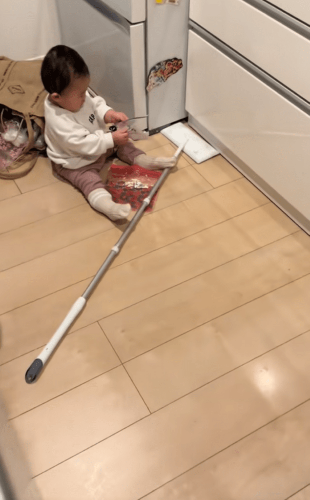 いたずら中の娘さん（＠yuuutttan__さんより提供）