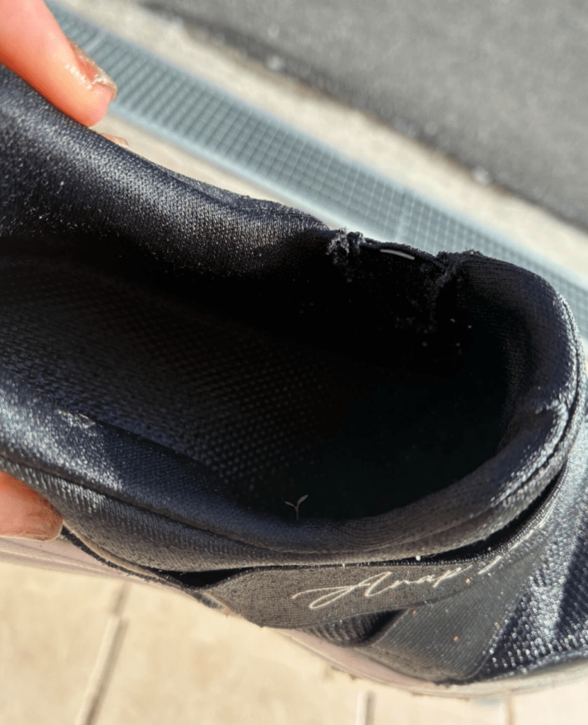 【実際の写真】娘さんの靴の中に見つけたモノ