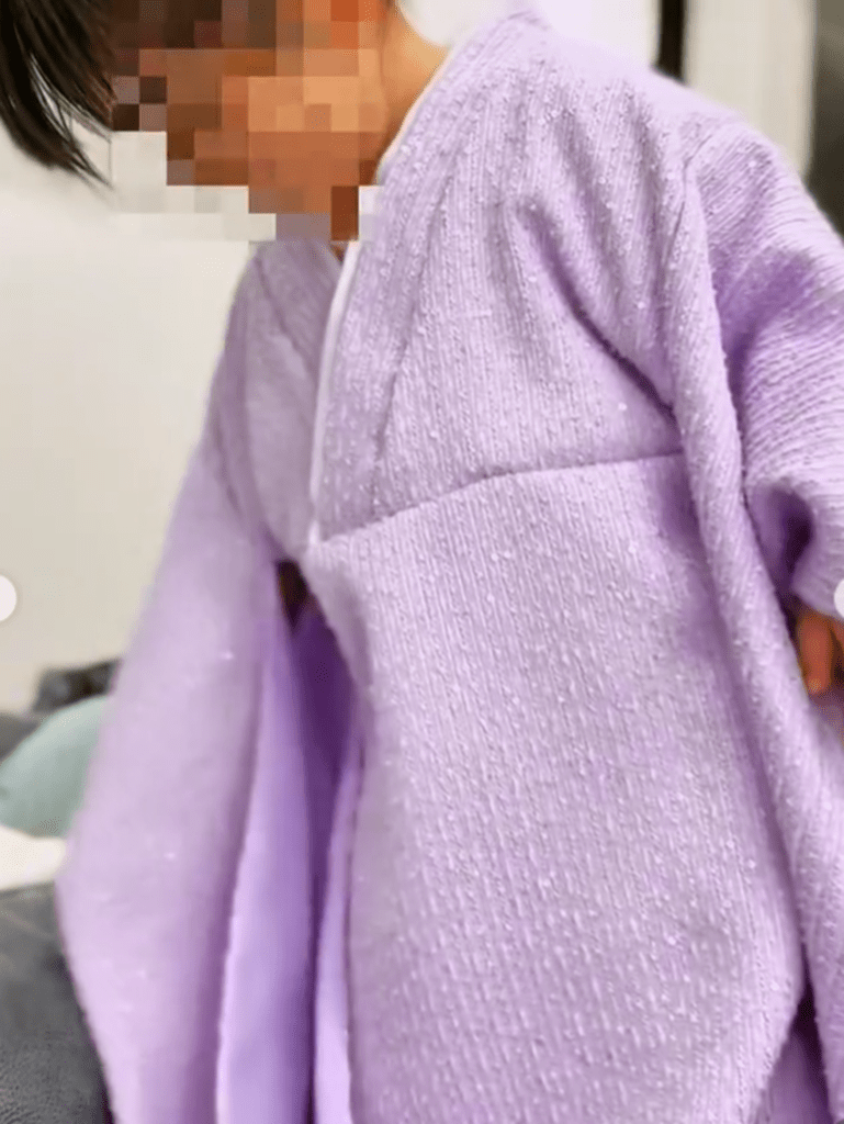 試着してサイズ合わせ（＠__ai.room__さんより提供）