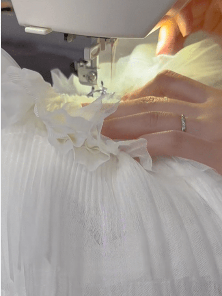 フリフリの被布も手作り（＠__ai.room__さんより提供）