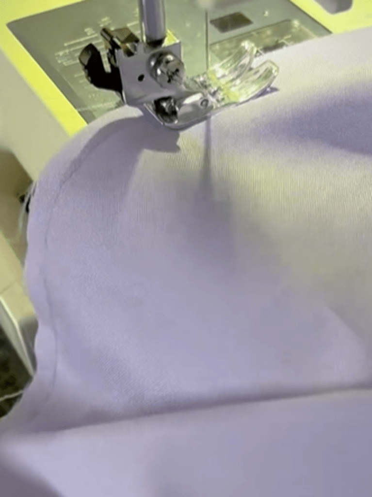 娘さんの好きな紫のツイード生地（＠__ai.room__さんより提供）