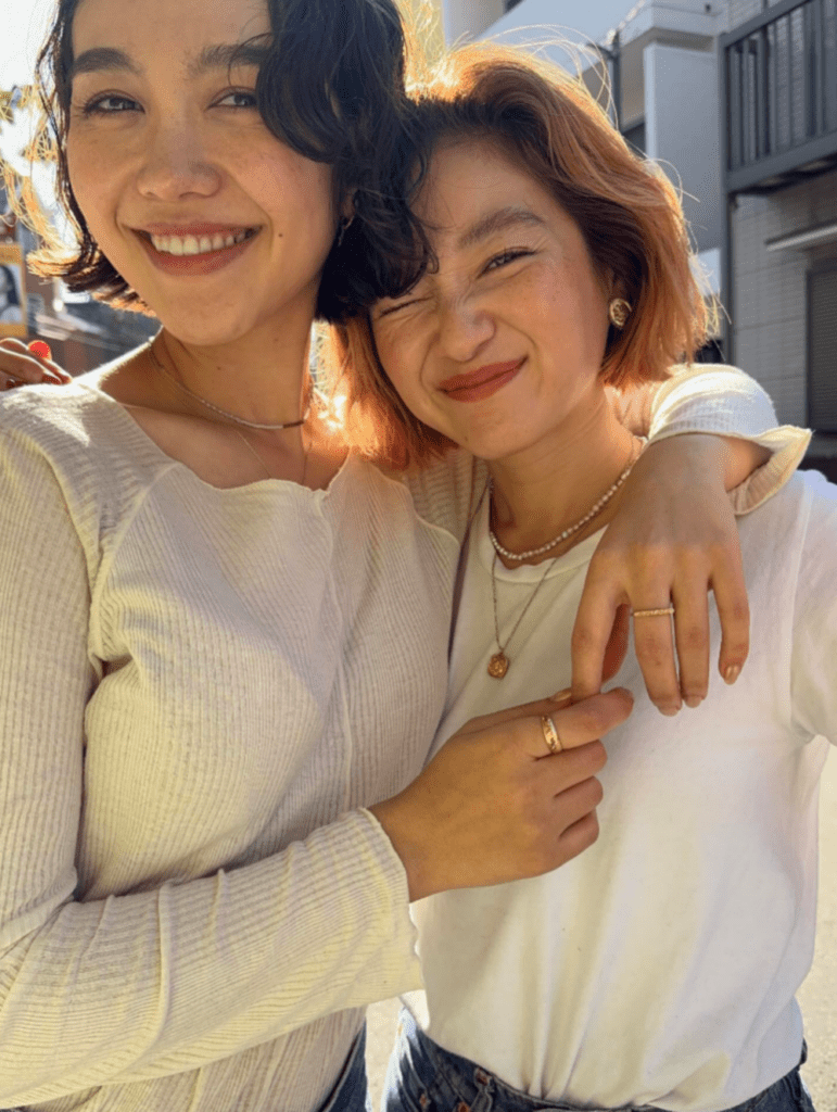 爽やかなショートヘアに（@whyte_shioriさんより提供）