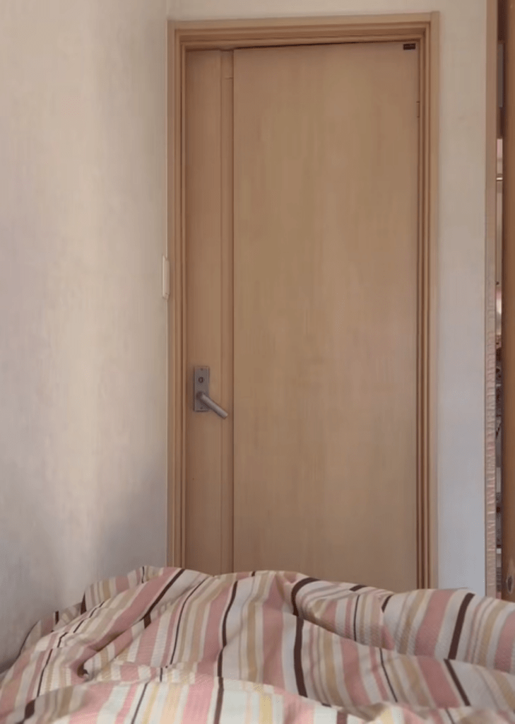 【実際の写真】娘の部屋に入ってきたまさかの訪問者