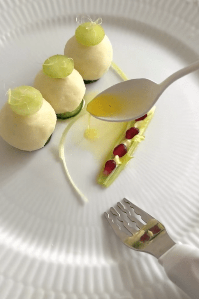 ソースをかけて召し上がれ（@yakoclassyさんより提供）