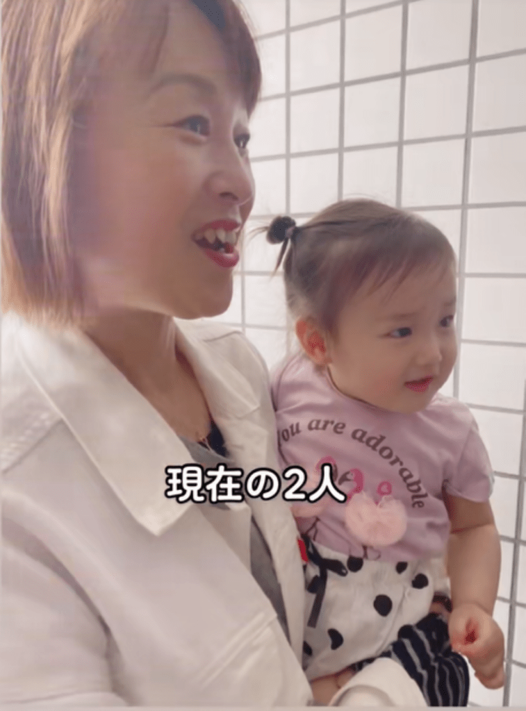 現在のお母さんと娘さん（＠0sarasena3さんより提供）