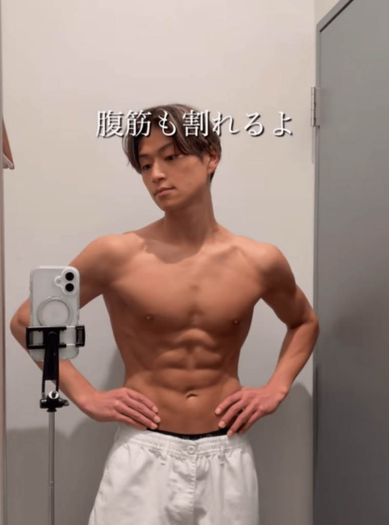 ダイエット後の腹筋（＠shunsuke_0913さんより提供）