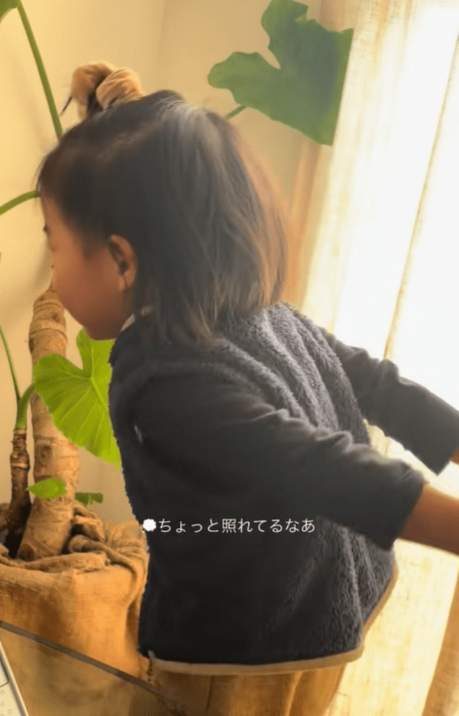 少し照れくさそうな様子（＠toi_familyさんより提供）