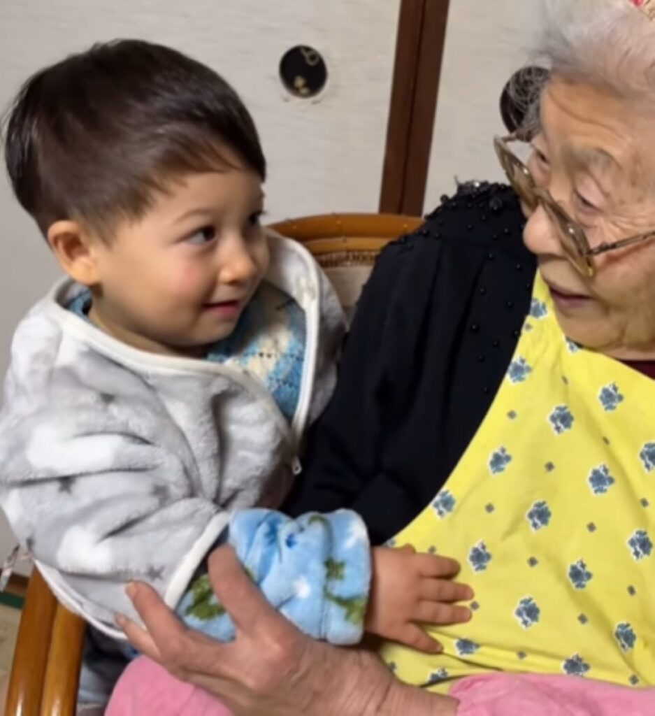 嬉しそうな2人（＠sekaino_asamaruさんより提供）