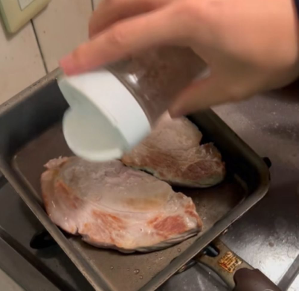 お肉に味付け（＠one.studentさんより提供）