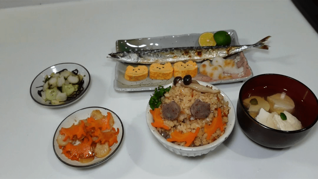 秋刀魚の塩焼き定食を作った投稿者　しかし、よく見ると…可愛すぎる定食に「食べるの勿体なくなる」「発想がすごい」「このごはん食べたい」