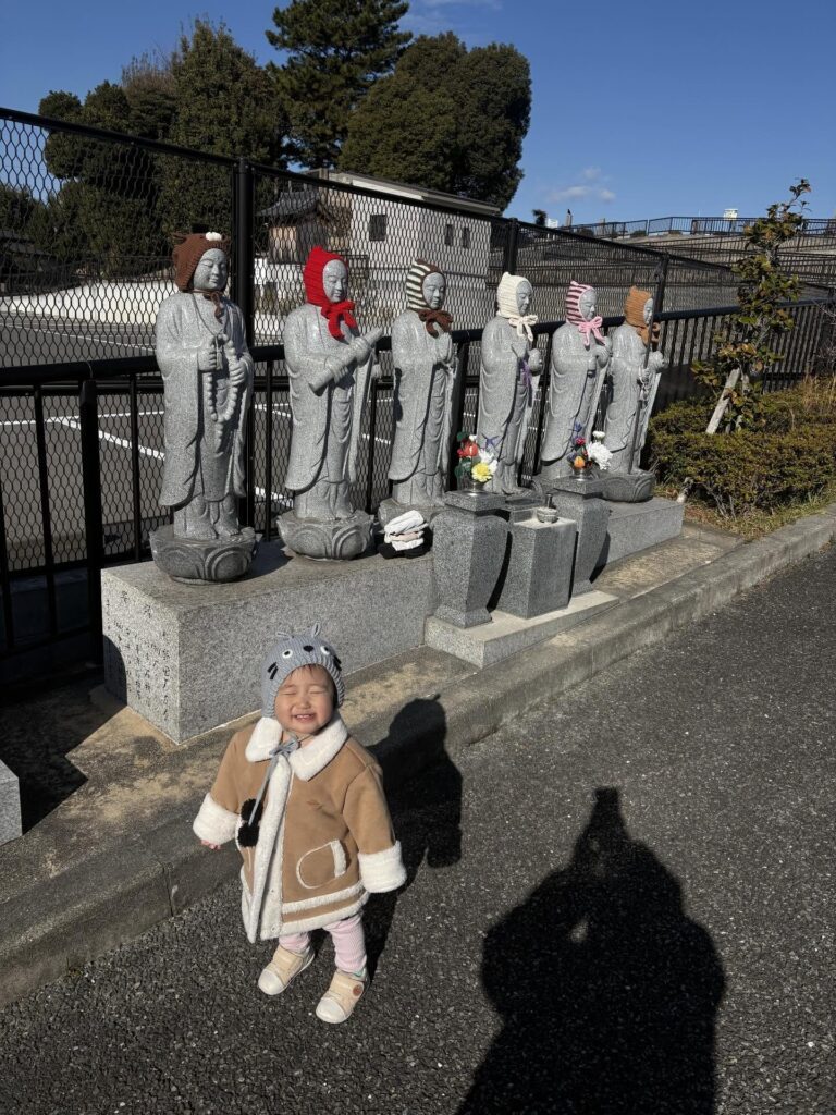 お地蔵さまと娘さん（＠muse.stagramさんより提供）