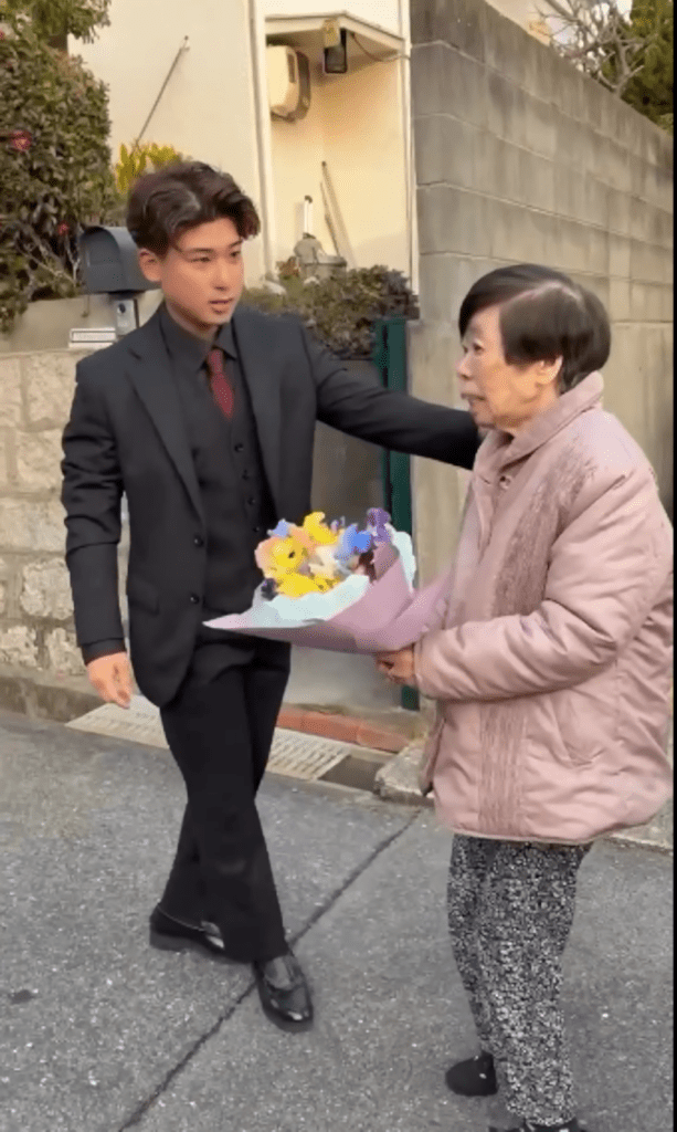 20歳のマゴノテさんとおばあちゃん③（＠magonote_okayamaさんより提供）