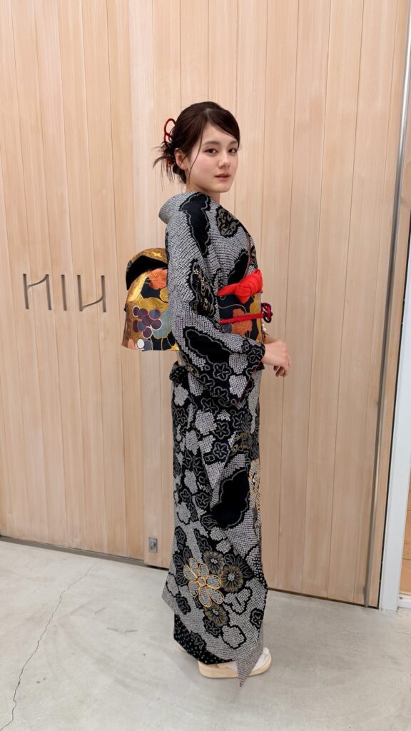 お母さんが着た振袖②（＠mariakadekaruさんより提供）
