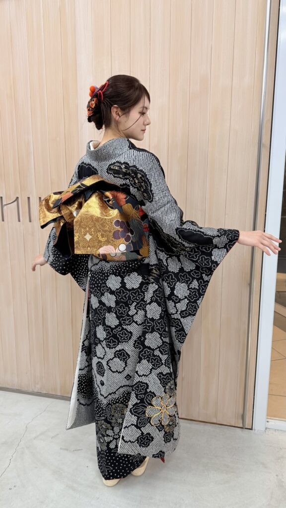 お母さんが着た振袖⑤（＠mariakadekaruさんより提供）