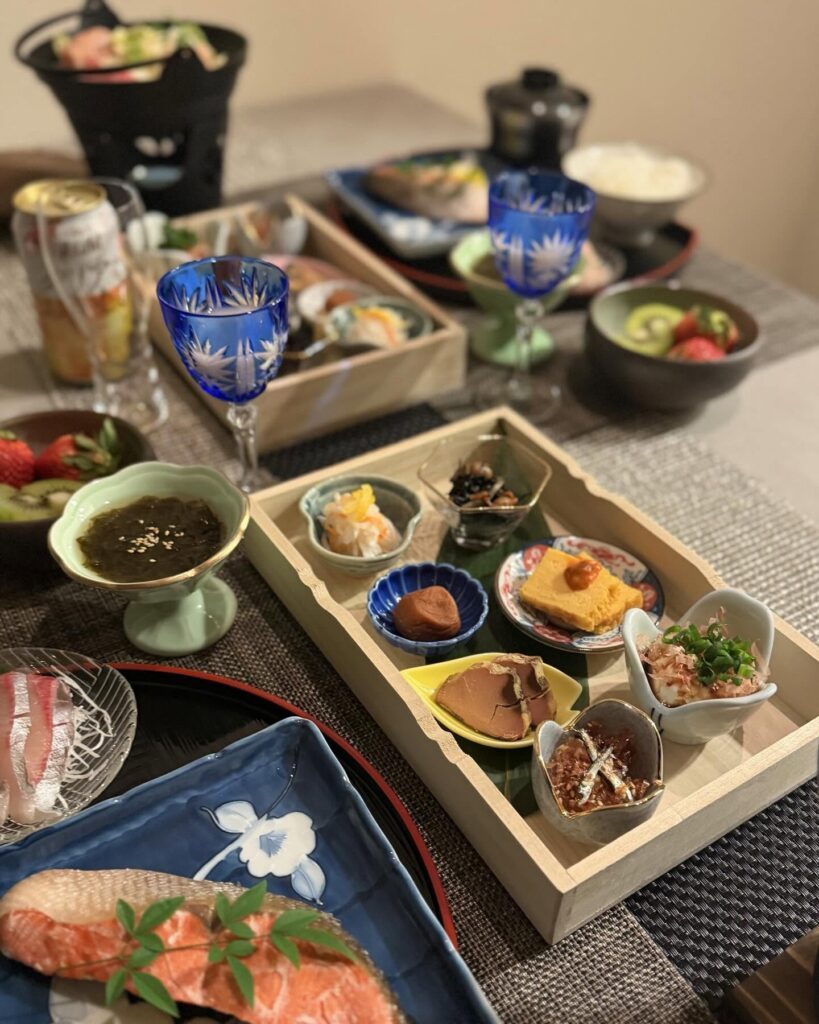 色とりどりの小鉢（＠chichichisuさんより提供）