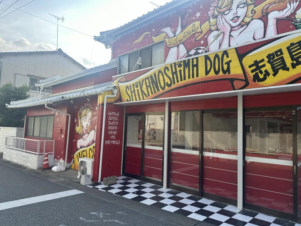 お店に描いた壁画③（dollyさんより提供）