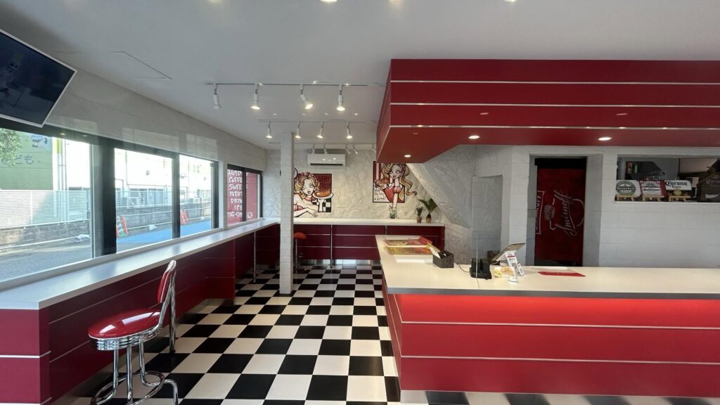 お店に描いた壁画⑤（dollyさんより提供）