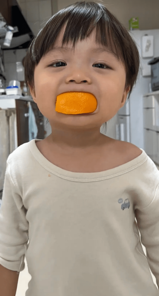 パパがちょっかいを出すと…（@wagako.life1003さんより提供）