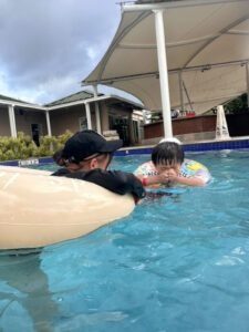 16歳のお姉ちゃんに早く会いたい3歳の弟（@yui.y.sei1110さんより提供）
