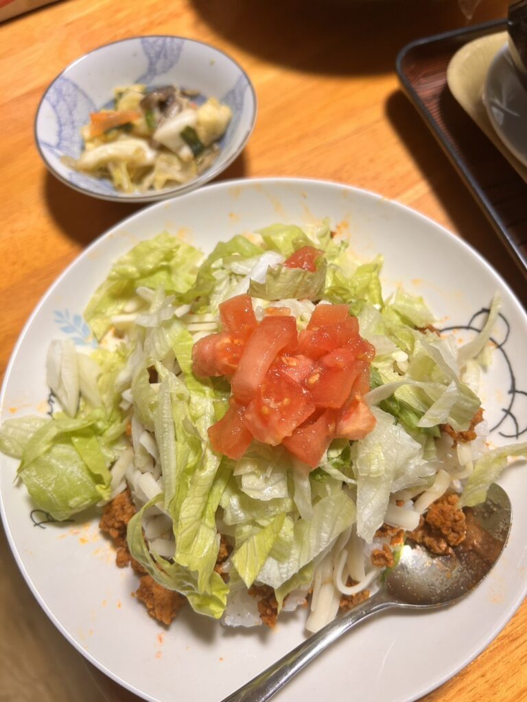 自宅で作ったタコライス（＠mamyi0789さんより提供）