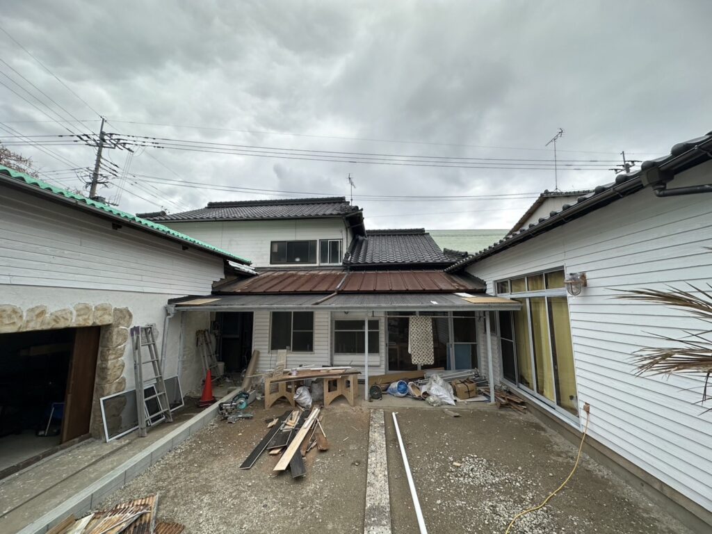 壁画制作前のお店①（dollyさんより提供）