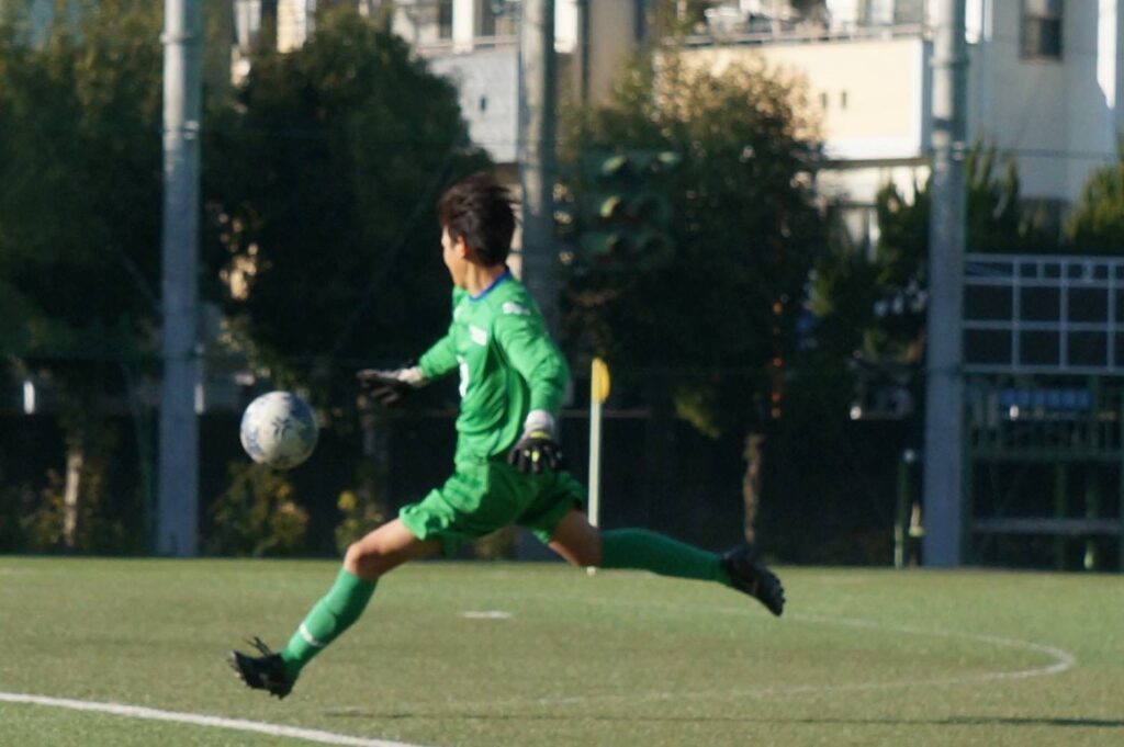 サッカーをしている息子さん③（＠chippa31さんより提供）