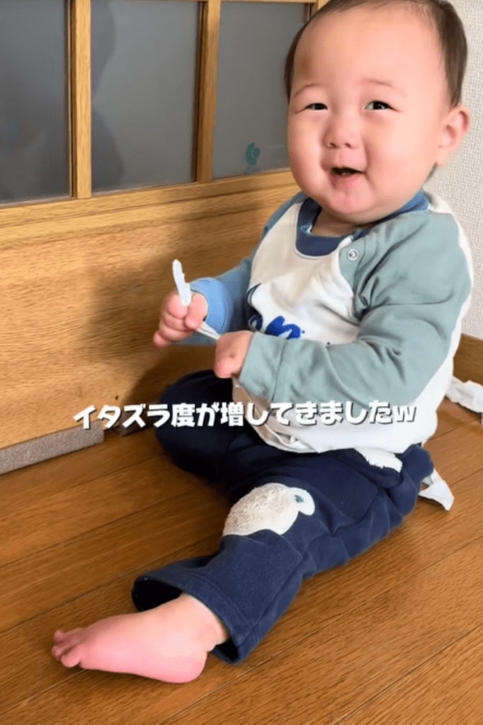 笑顔の息子さん（＠bebi_mon_ikujiさんより提供）